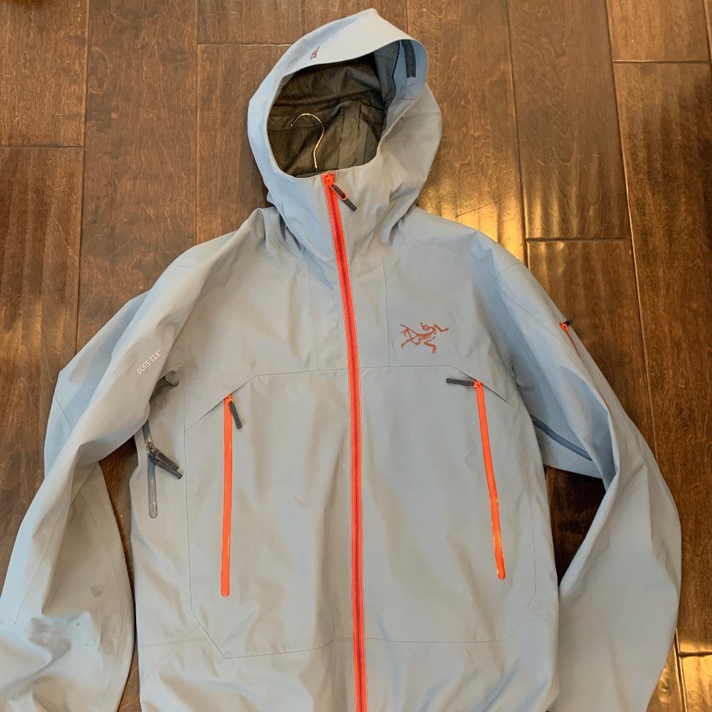 Arc'Teryx Sabre Jacket Mens Size Large (Worn Once)